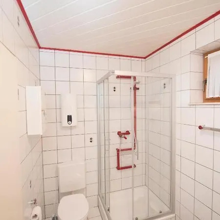 Haus Elfriede 招待所 4*