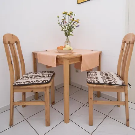 Haus Elfriede 招待所 4*